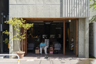 【博多区】まるでシアターのような空間を演出しているカフェ「TIMEZ ESPRESSO BAR &」