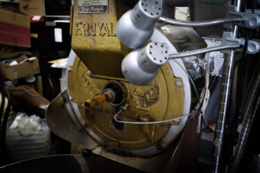 【南区横手】沖縄サミットで使用された焙煎機で焙煎する珈琲豆販売店「小山珈琲（おやまコーヒー）」